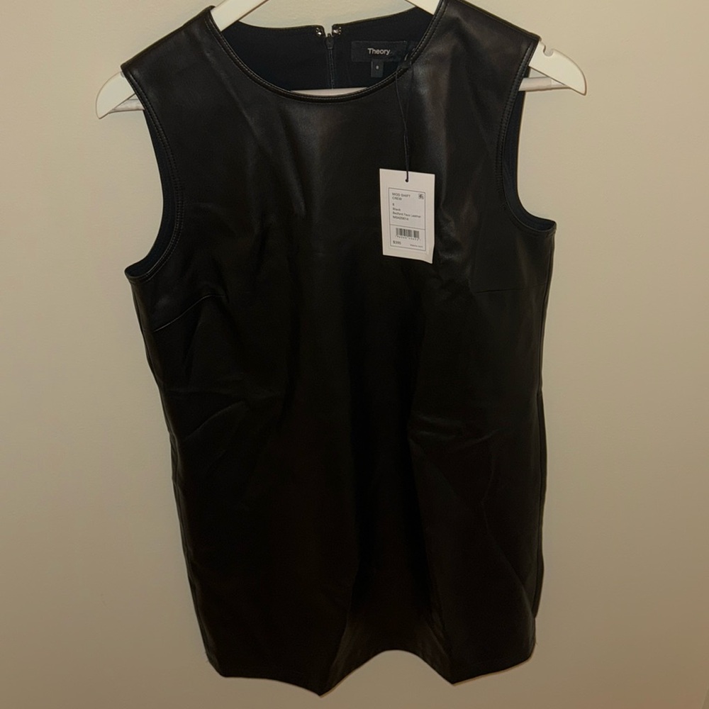 Theory: Mod shift crew black Bedford faux leather
Dress